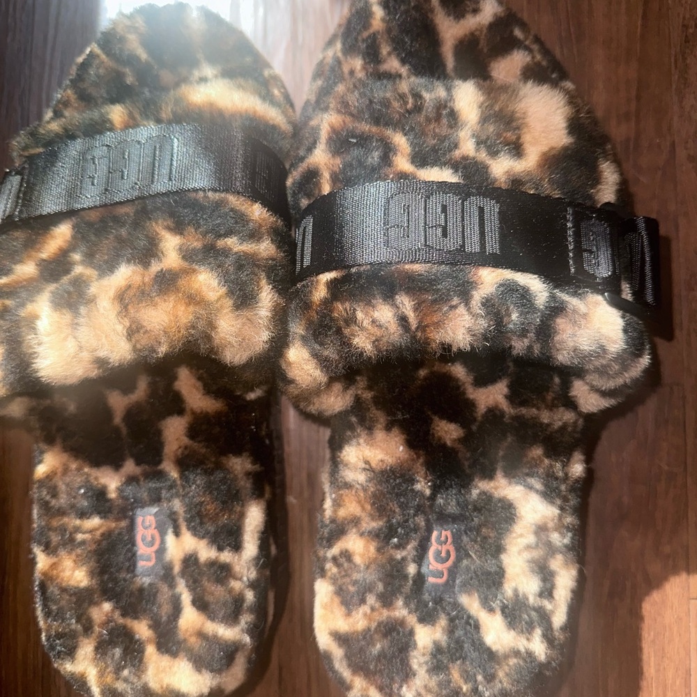 UGG Fuzzy Leopard Print Slides